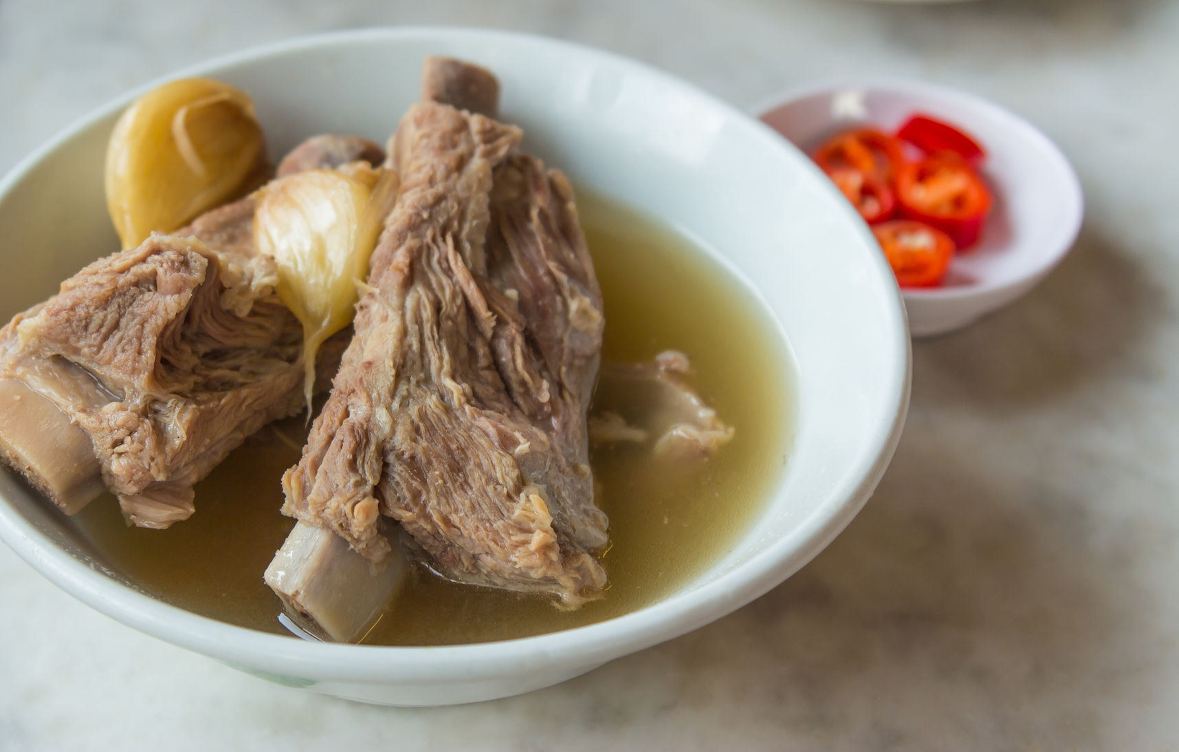¿Por qué los colombianos aman tanto el caldo de costilla?