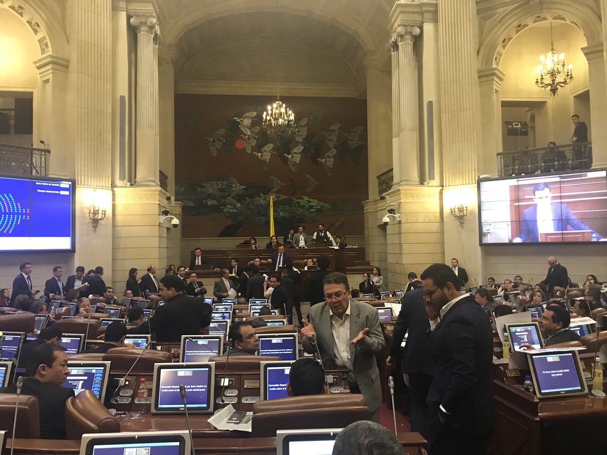 Sigue la polémica tras la aprobación de la JEP