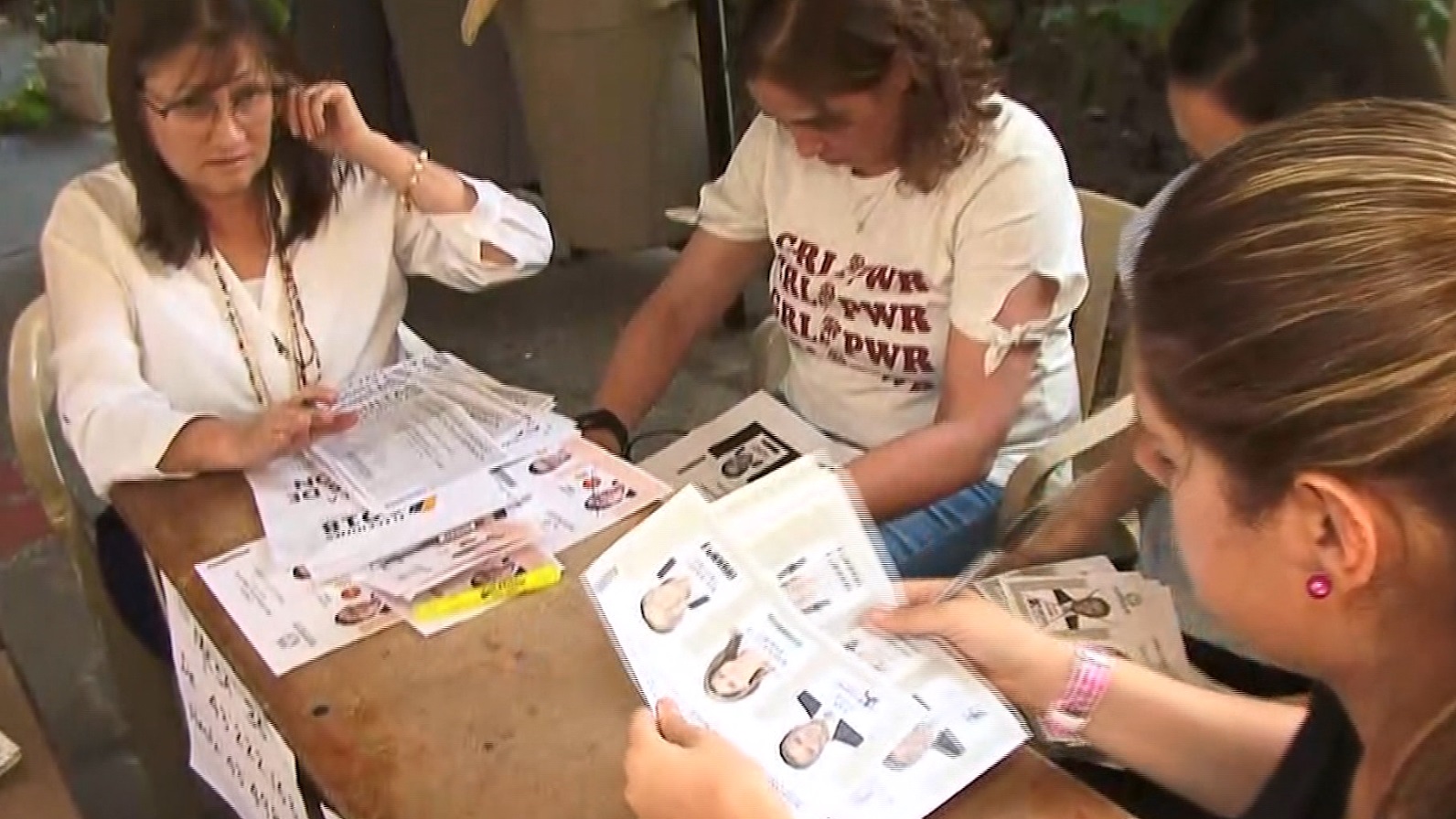 Disturbios en los puestos de votación por escasez de tarjetones a las consultas