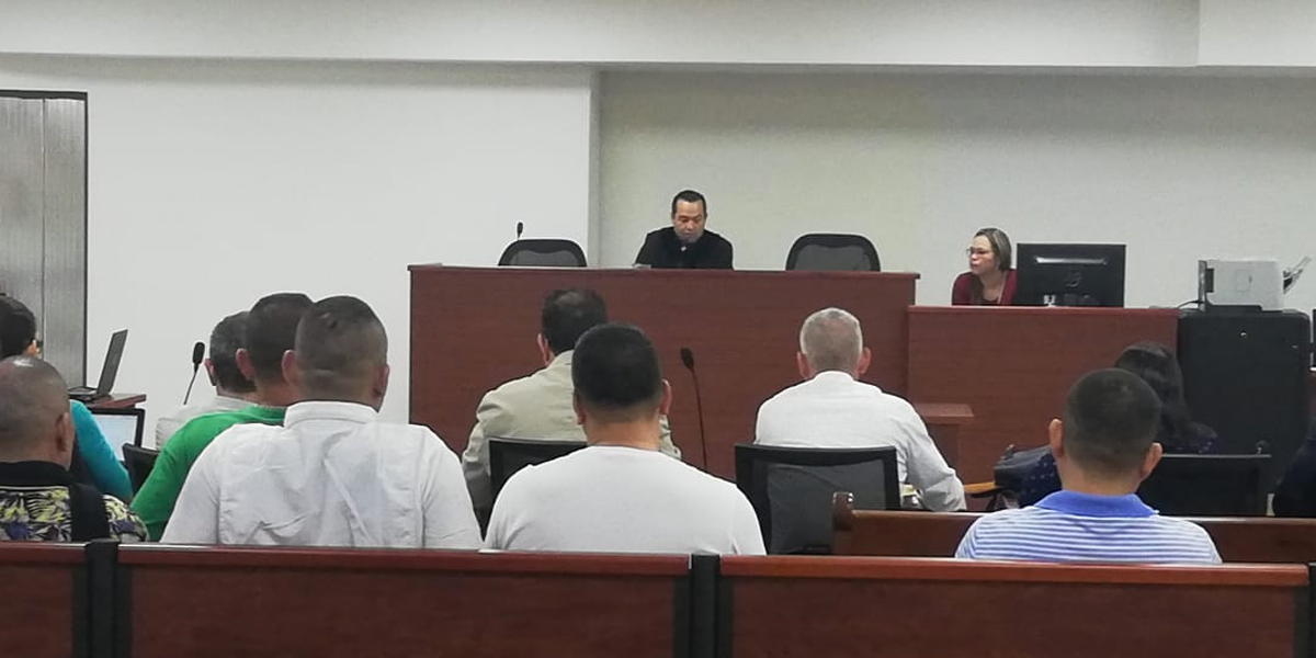 Rebaja de condena de 40 a 8 años a 12 paramilitares por acogerse a justicia y paz