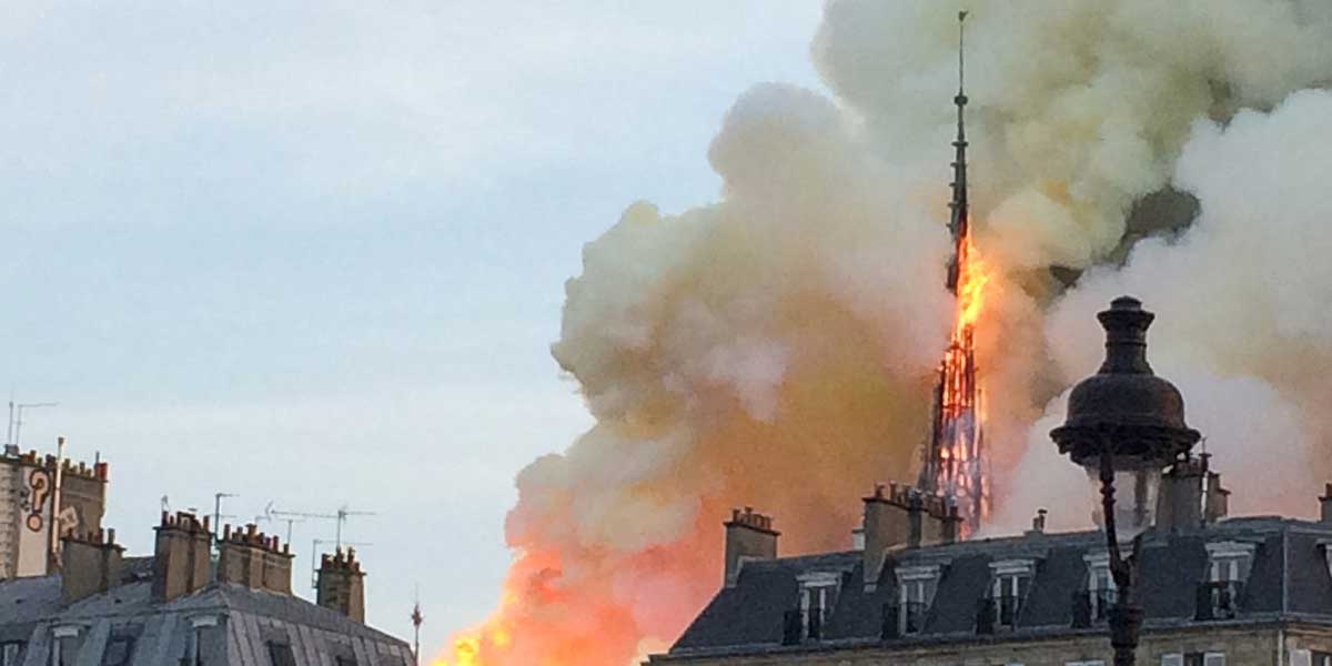 Francia lanza un concurso internacional para reconstruir la aguja de Notre Dame