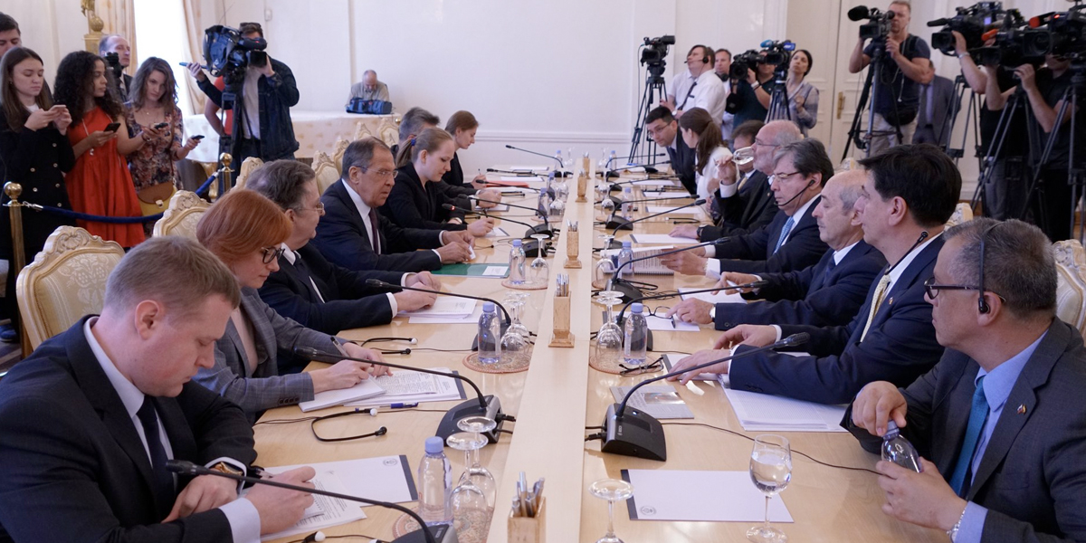 Cancilleres Trujillo y Lavrov apoyan solución política en Venezuela pero discrepan sobre Guaidó