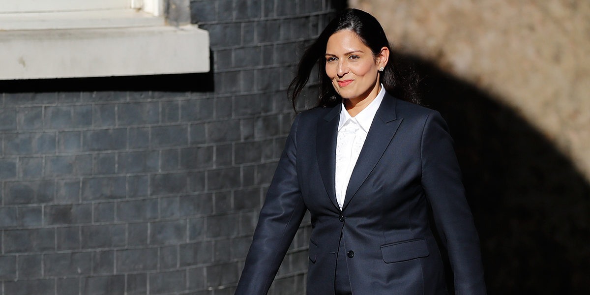Johnson nombra a Priti Patel, nueva ministra del Interior del Reino Unido