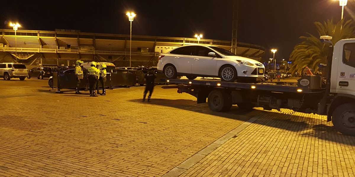 Inmovilizan alrededor de 50 carros durante concierto en el Movistar Arena