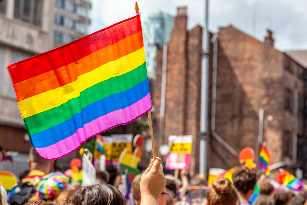 Actores escenificaron la revolución de Túpac Amaru, pero confundieron bandera LGBTI con la del Imperio Inca