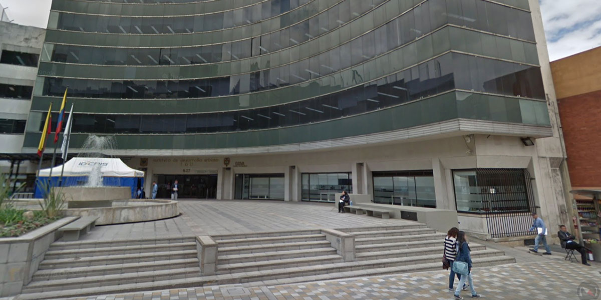 Por presunta irregularidad en un contrato del IDU, la Fiscalía capturó a cinco personas