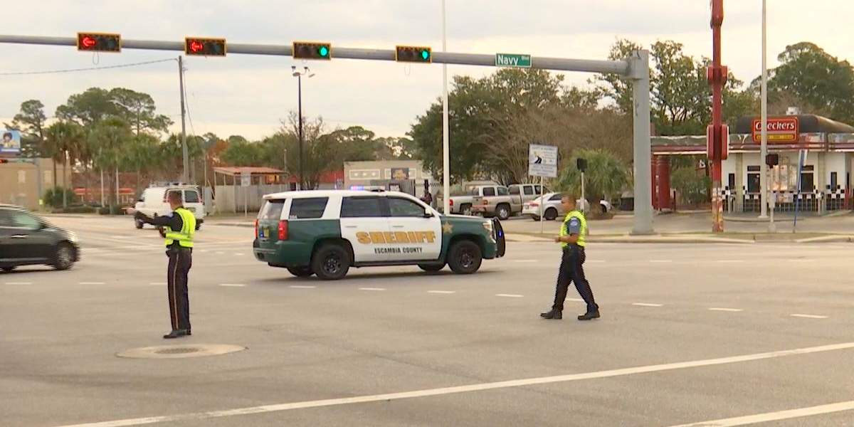 Confirman cuatro muertos, incluido el autor, tras tiroteo en base naval en Florida